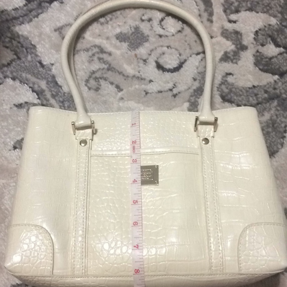 Liz Claiborne Handbag - Picture 7 of 8